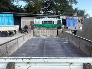 ISUZU NPR รถบรรทุก 6ล้อ กระบะยาว 4.3 ปี 57 ISUZU NPR รถบรรทุก 6ล้อ กระบะยาว 4.3 ปี 57