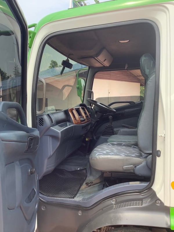 HINO FC 150 แรง 5,000 ลิตร ถังต่อใหม่ HINO FC 150 แรง 5,000 ลิตร ถังต่อใหม่