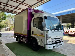 ISUZU NMR รถบรรทุก 6ล้อ ตู้แห้ง ปี67 ตู้ยาว 3 เมตร 