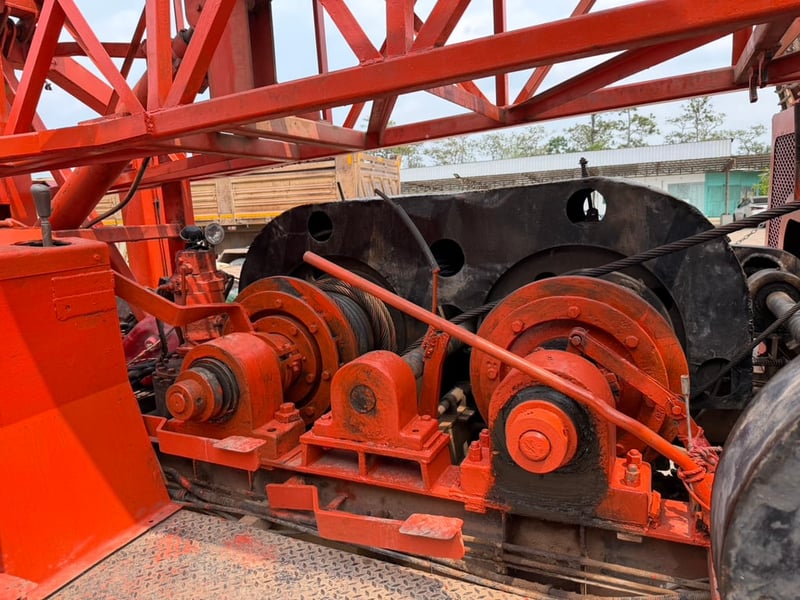 ปั้นจั่น ตอกเสาเข็ม ตีนตะขาบ ขนาดลูกตุ้ม 4.5 ตัน