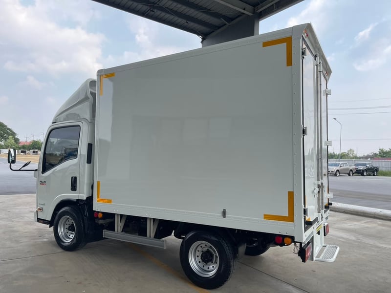 ISUZU NLR 130 แรง ปี 58 ยางใหม่ 4 เส้น พร้อมใช้