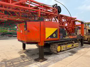 ปั้นจั่น ตอกเสาเข็ม ตีนตะขาบ ขนาดลูกตุ้ม 4.5 ตัน