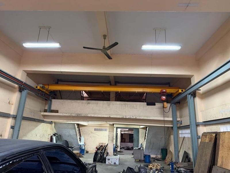 เครนโรงงาน