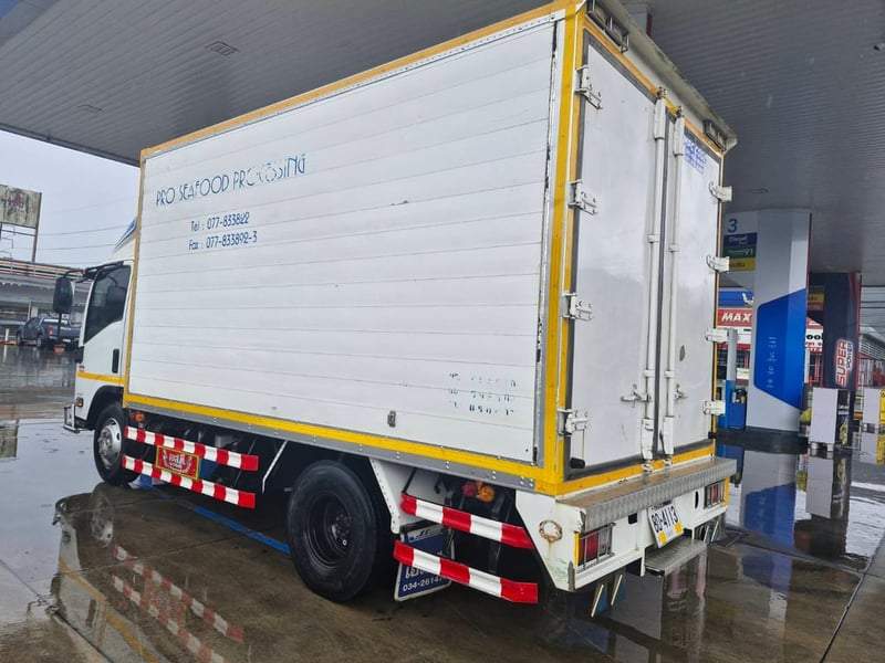 Isuzu NPR 150 แรง ปี 52 ตู้เย็นลบ 18 องศา ตู้ยาว 4.3 เมตร 