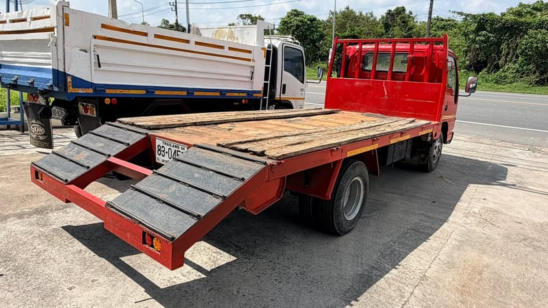 ISUZU NKR รถบรรทุก 6ล้อ พื้นเรียบ ปี44 ยาว 4.28