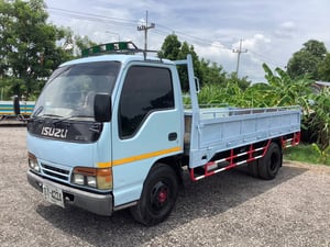 ISUZU NKR รถบรรทุก 6ล้อ กระบะเหล็ก ปี 45 ISUZU NKR รถบรรทุก 6ล้อ กระบะเหล็ก ปี 45