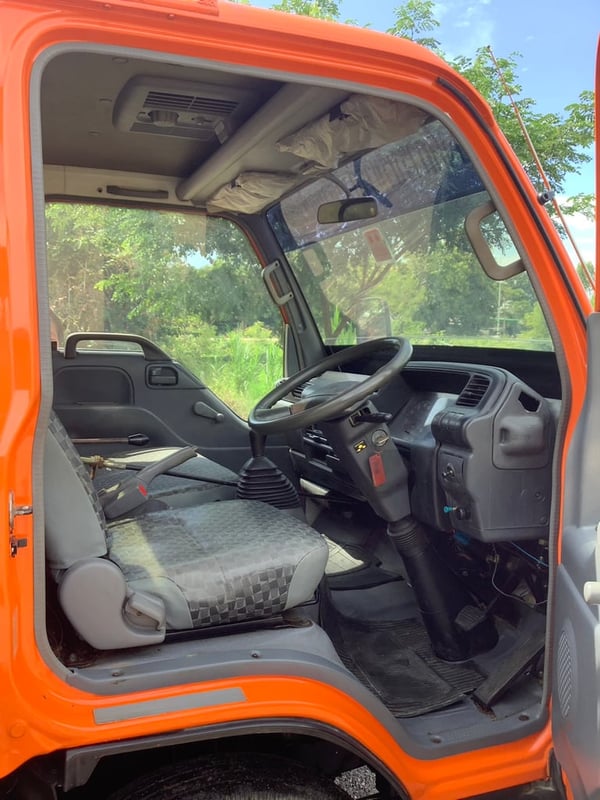 ISUZU NKR 130 แรง ปี 50 ISUZU NKR 130 แรง ปี 50