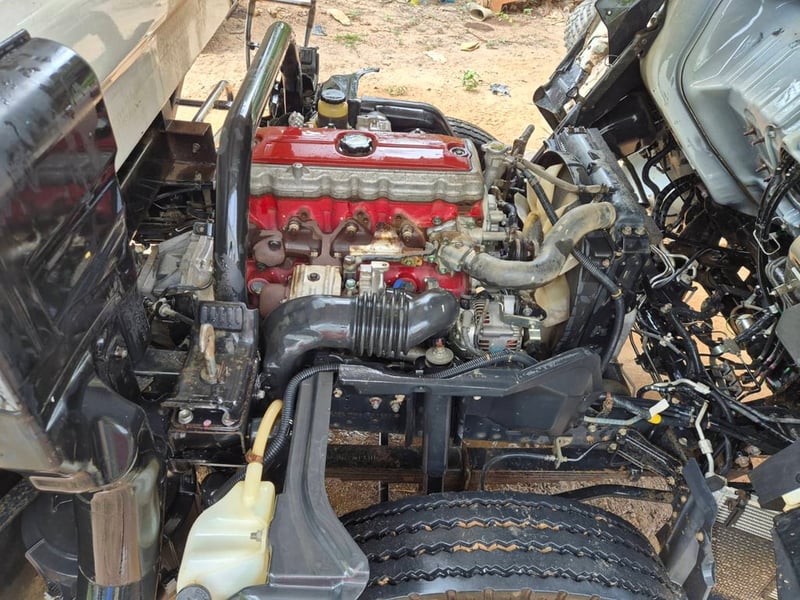 HINO XZU รถบรรทุก 6ล้อ ดั้มพ์ ปี57 ไมล์น้อยมาก 