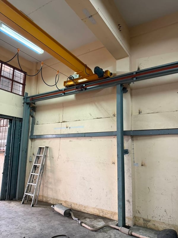 เครนโรงงาน