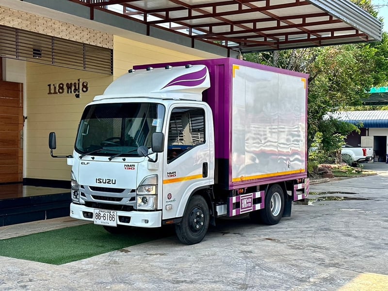 ISUZU NMR รถบรรทุก 6ล้อ ตู้แห้ง ปี67 ตู้ยาว 3 เมตร 