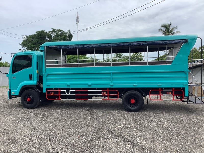 ISUZU FRR 210 ปี 53 ยาว 5.5 ISUZU FRR 210 ปี 53 ยาว 5.5