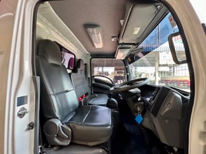 ISUZU NMR รถบรรทุก 6ล้อ ตู้แห้ง ปี67 ตู้ยาว 3 เมตร 