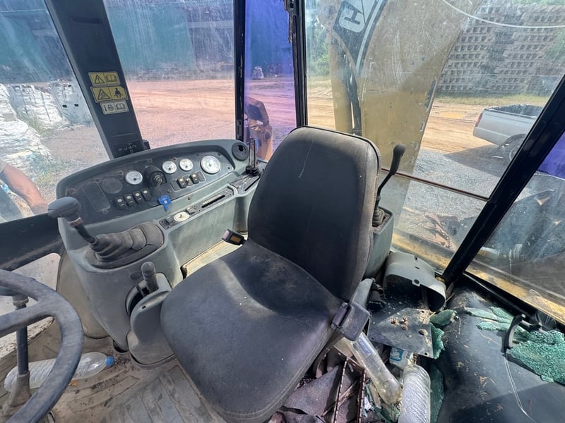 CAT424D ตักหน้าขุดหลังจอดนานเอกสารมีขายตามสภาพ เพลาเดียว ขาย 195000บาท 