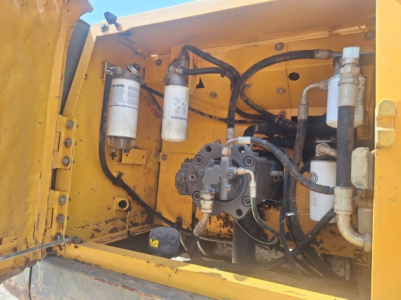 แบคโค210B แบคโค210B