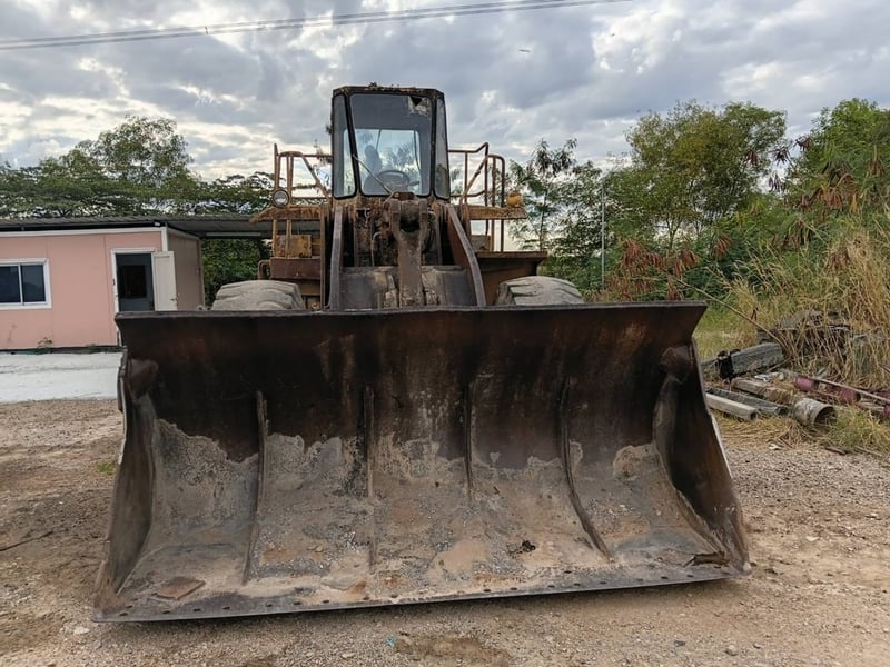 รถตักล้อยางCat 966D