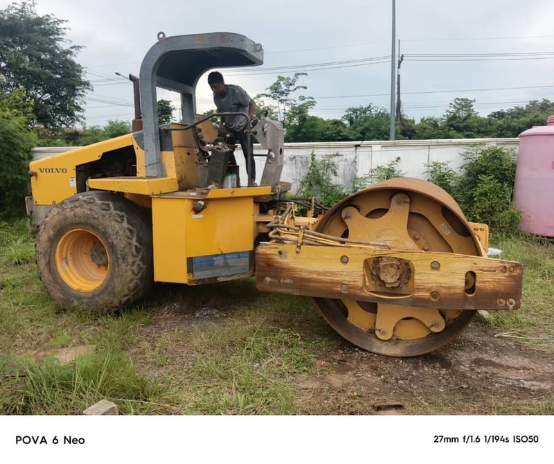 รถบด 10 ตัน Volvo ขายราคา 550,000 บาทมารับเองจังหวัดแพร่ทะเบียนพร้อม รถบด 10 ตัน Volvo ขายราคา 550,000 บาทมารับเองจังหวัดแพร่ทะเบียนพร้อม