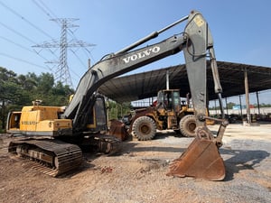 🚗รถขุด วอนโว่ EC210B PRIME ปี57  ✅สภาพพร้อมใช้งาน มีทะเบียน✅  💰ขายราคา 480,000 บาท รถอยุธยาวังน้อย