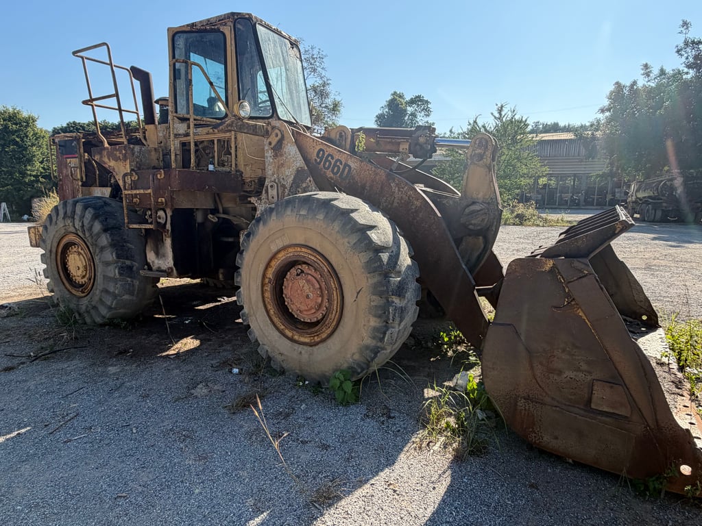 รถตักล้อยางCat 966D รถตักล้อยางCat 966D