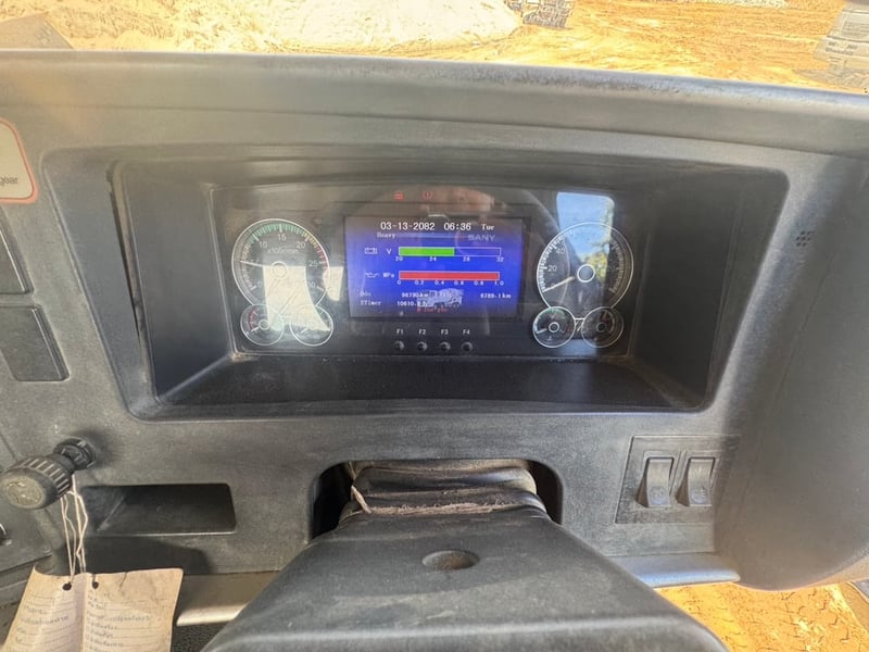 ขาย 580,000 บาท สิบล้อ sany จดทะเบียนปี 58 เครื่อง HINO 326 แรง สอบถามรายละเอียดเพิ่มเติม โทร 092-608-7999 คุณเล็ก สอบถามรายละเอียดเพิ่มเติมได้ครับ