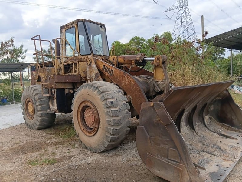 รถตักล้อยางCat 966D