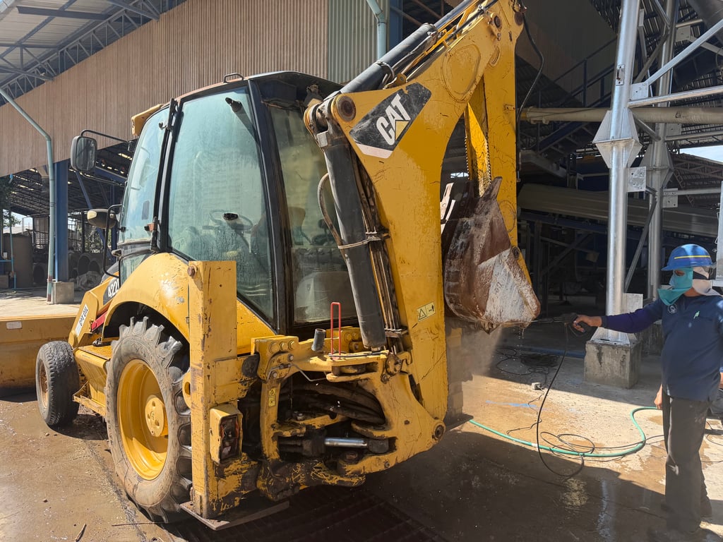 CAT 422Eตักหน้าหลังขุด1,600ชม.เล่มทะเบียน 69 แอร์เย็นๆ ราคา 450,000 บาท ชั่วโมงแท้เช็คศูนย์ได้ครับมือเดียวออกห้าง เครื่องดีแอร์เย็นทะเบียนพร้อม