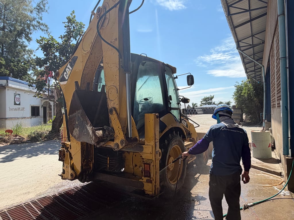 CAT 422Eตักหน้าหลังขุด1,600ชม.เล่มทะเบียน 69 แอร์เย็นๆ ราคา 450,000 บาท ชั่วโมงแท้เช็คศูนย์ได้ครับมือเดียวออกห้าง เครื่องดีแอร์เย็นทะเบียนพร้อม