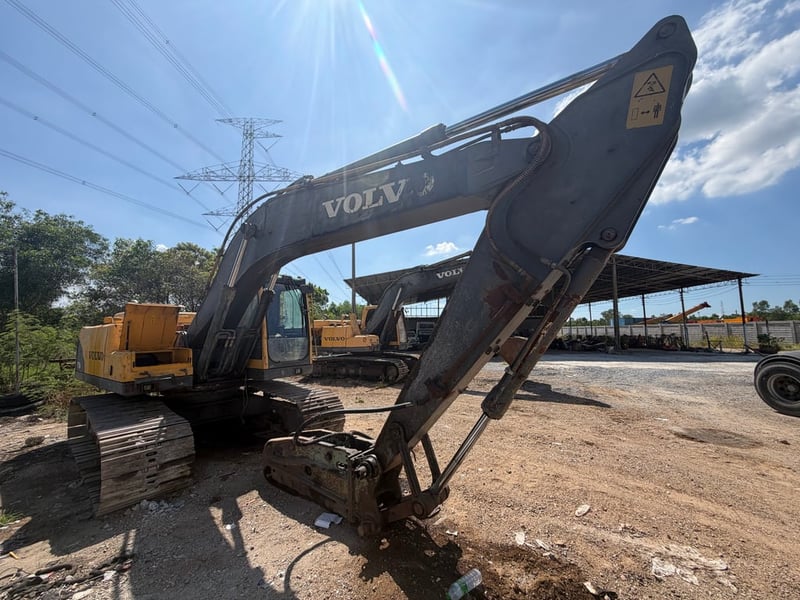 🚗รถขุด วอนโว่ EC210B PRIME ปี57  ✅สภาพพร้อมใช้งาน มีทะเบียน✅  💰ขายราคา 480,000 บาท รถอยุธยาวังน้อย