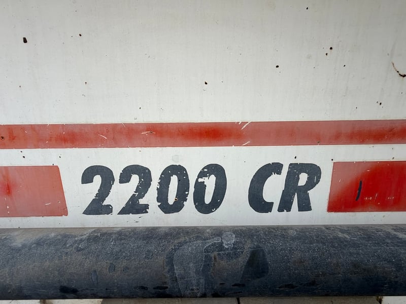 รถกัดถนน