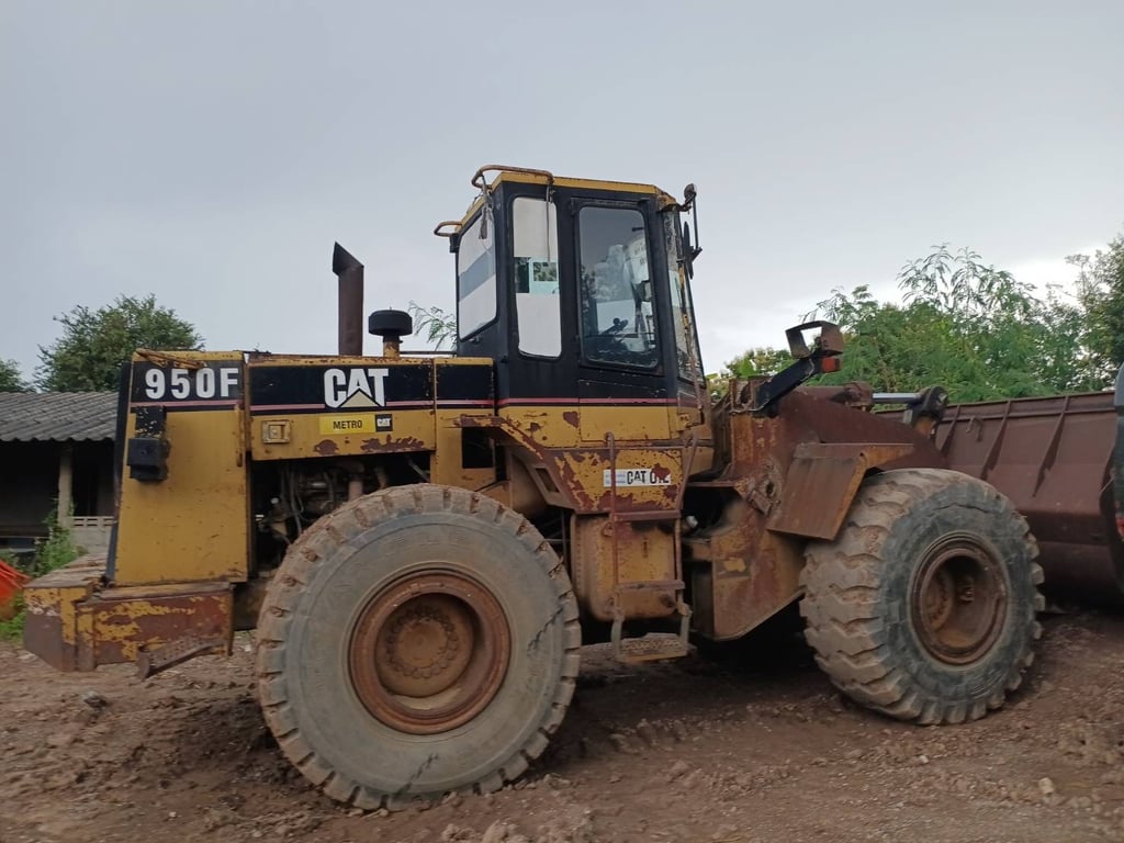 ขาย 470,000 บาท รถตักล้อยาง Cat 950 f 2 สนใจดูรถ 092-608-7999คุณเล็ก ขาย 470,000 บาท รถตักล้อยาง Cat 950 f 2 สนใจดูรถ 092-608-7999คุณเล็ก
