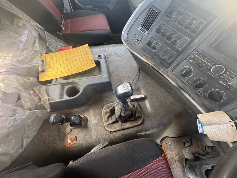 ขาย 580,000 บาท สิบล้อ sany จดทะเบียนปี 58 เครื่อง HINO 326 แรง สอบถามรายละเอียดเพิ่มเติม โทร 092-608-7999 คุณเล็ก สอบถามรายละเอียดเพิ่มเติมได้ครับ