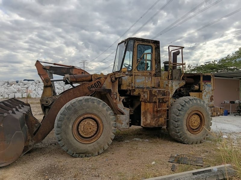 รถตักล้อยางCat 966D