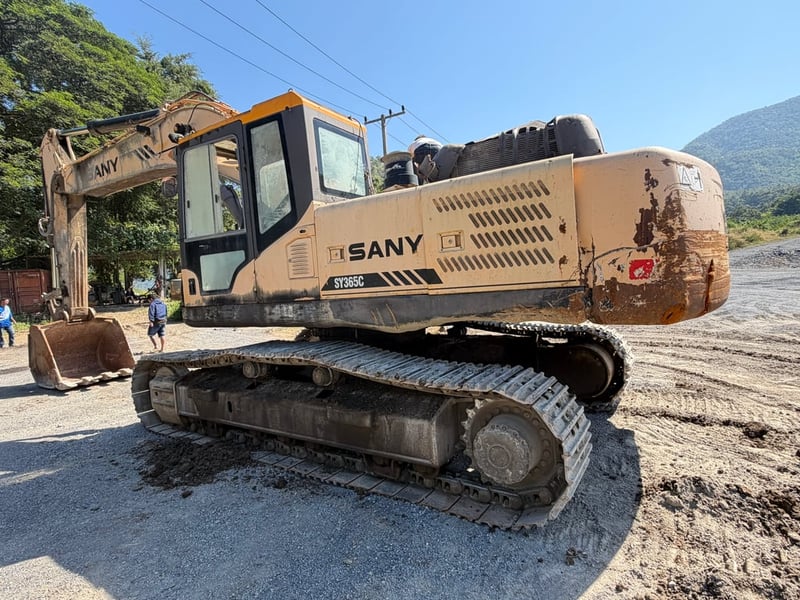 ขาย 650.000บาท แม็คโครซานี่ ปี2012 SY365C 34100Kg 12SY036721378 TS2510178-2012 สภาพพร้อมใช้งานสนใจดูรถจังหวัดแพร่ทะเบียนพร้อม