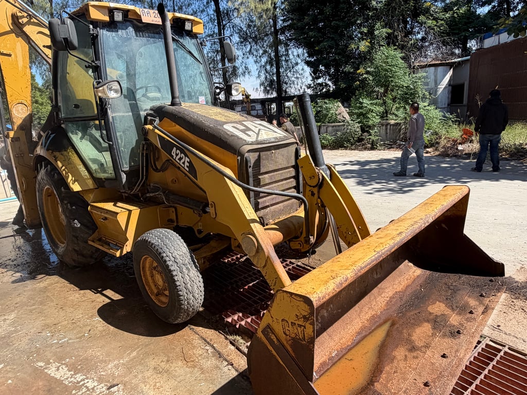 CAT 422Eตักหน้าหลังขุด1,600ชม.เล่มทะเบียน 69 แอร์เย็นๆ ราคา 450,000 บาท ชั่วโมงแท้เช็คศูนย์ได้ครับมือเดียวออกห้าง เครื่องดีแอร์เย็นทะเบียนพร้อม