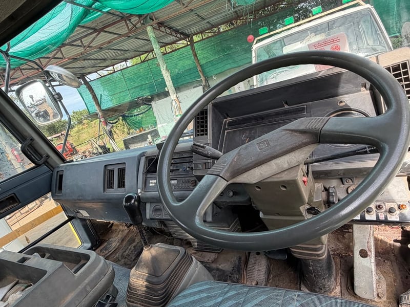 ขาย 550,000 บาท สิบล้อ Isuzu เครื่อง 195 แรง 2 เพลา บรรจุน้ำได้ 15,000 ลิตร มีระบบดูดน้ำ สภาพพร้อมใช้งาน สนใจดูรถที่ร้านเมืองบุรีรัมย์