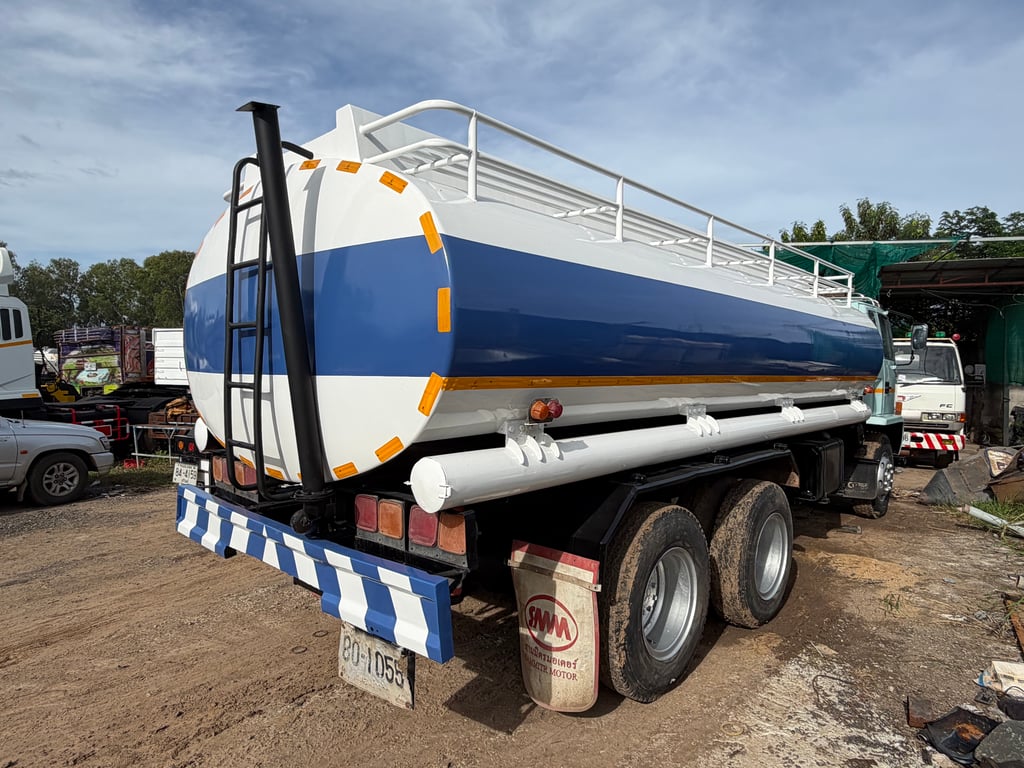 ขาย 550,000 บาท สิบล้อ Isuzu เครื่อง 195 แรง 2 เพลา บรรจุน้ำได้ 15,000 ลิตร มีระบบดูดน้ำ สภาพพร้อมใช้งาน สนใจดูรถที่ร้านเมืองบุรีรัมย์ ขาย 550,000 บาท สิบล้อ Isuzu เครื่อง 195 แรง 2 เพลา บรรจุน้ำได้ 15,000 ลิตร มีระบบดูดน้ำ สภาพพร้อมใช้งาน สนใจดูรถที่ร้านเมืองบุรีรัมย์