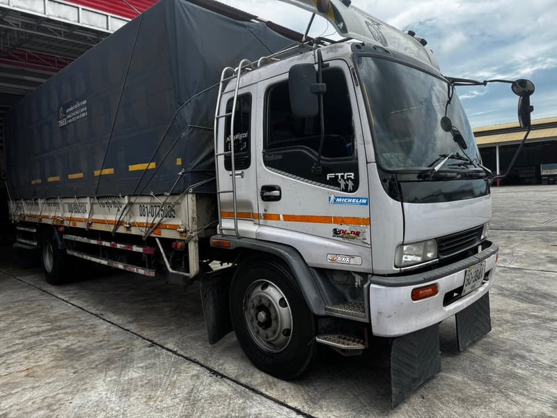 ISUZU FTR 195แรงม้า รถบรรทุก 6ล้อ กระบะคอกสูง ปี2000 เลขไมล์มากกว่า 800,000 กม.