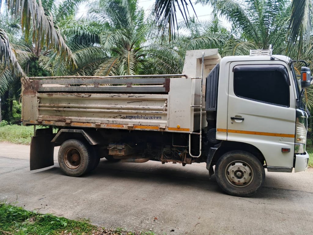 HINO FF 175แรงม้า รถบรรทุก 6ล้อ ดั้มพ์ ปี2017 เลขไมล์น้อยกว่า 100,000 กม. HINO FF 175แรงม้า รถบรรทุก 6ล้อ ดั้มพ์ ปี2017 เลขไมล์น้อยกว่า 100,000 กม.