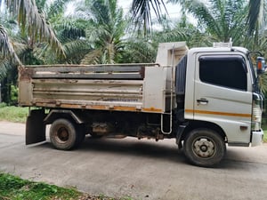HINO FF 175แรงม้า รถบรรทุก 6ล้อ ดั้มพ์ ปี2017 เลขไมล์น้อยกว่า 100,000 กม. HINO FF 175แรงม้า รถบรรทุก 6ล้อ ดั้มพ์ ปี2017 เลขไมล์น้อยกว่า 100,000 กม.