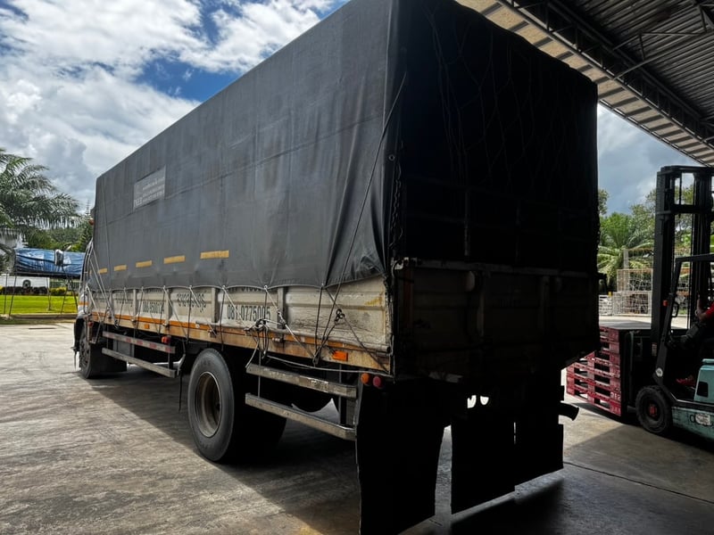 ISUZU FTR 195แรงม้า รถบรรทุก 6ล้อ กระบะคอกสูง ปี2000 เลขไมล์มากกว่า 800,000 กม.