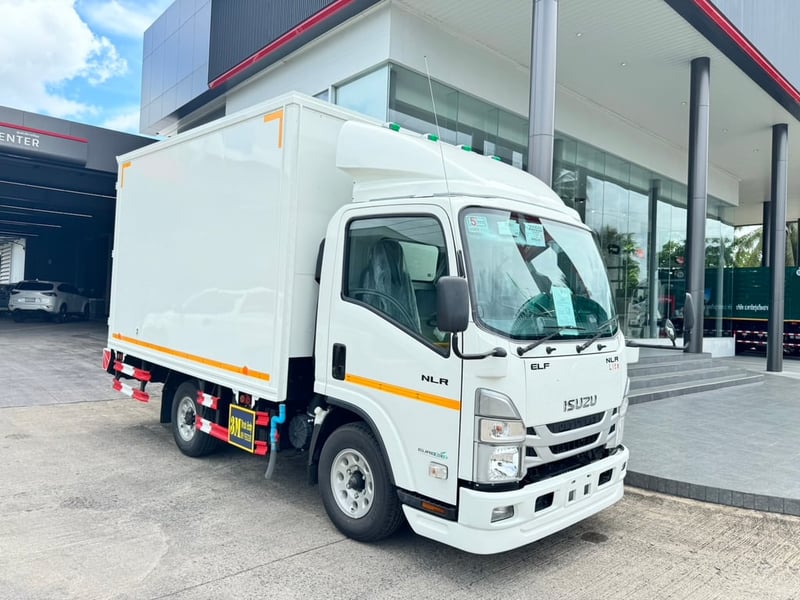 ISUZU NLR 104แรงม้า รถบรรทุก 4ล้อ พื้นเรียบ ปี2024 เลขไมล์น้อยกว่า 10,000 กม.