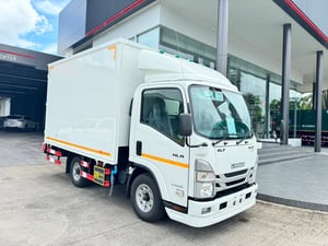ISUZU NLR 104แรงม้า รถบรรทุก 4ล้อ พื้นเรียบ ปี2024 เลขไมล์น้อยกว่า 10,000 กม. ISUZU NLR 104แรงม้า รถบรรทุก 4ล้อ พื้นเรียบ ปี2024 เลขไมล์น้อยกว่า 10,000 กม.