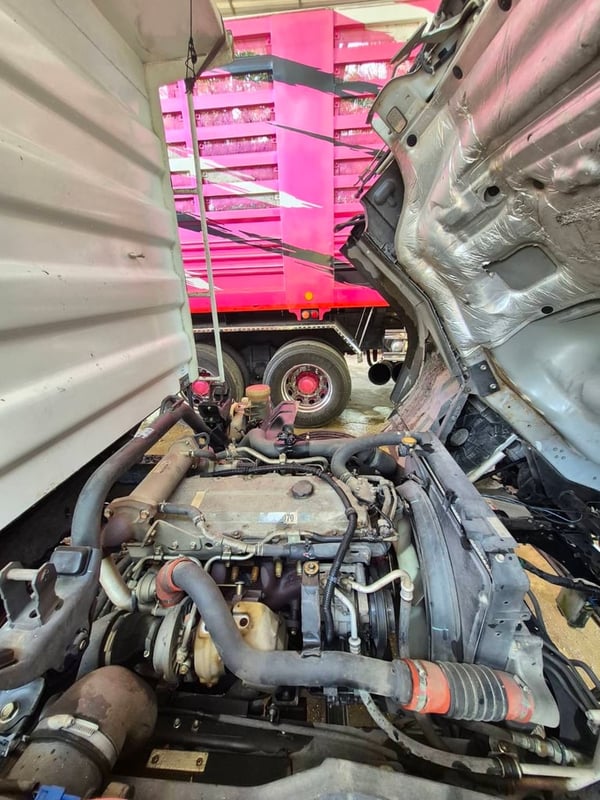 ISUZU FRR 210แรงม้า รถบรรทุก 6ล้อ ดั้มพ์ ปี2018 เลขไมล์ 172,032 กม. ISUZU FRR 210แรงม้า รถบรรทุก 6ล้อ ดั้มพ์ ปี2018 เลขไมล์ 172,032 กม.