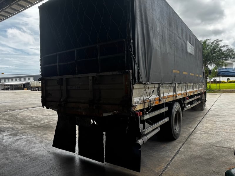 ISUZU FTR 195แรงม้า รถบรรทุก 6ล้อ กระบะคอกสูง ปี2000 เลขไมล์มากกว่า 800,000 กม.