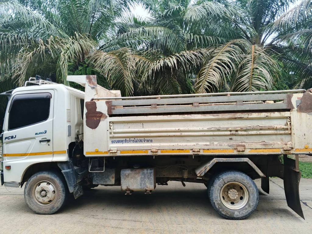 HINO FF 175แรงม้า รถบรรทุก 6ล้อ ดั้มพ์ ปี2017 เลขไมล์น้อยกว่า 100,000 กม. HINO FF 175แรงม้า รถบรรทุก 6ล้อ ดั้มพ์ ปี2017 เลขไมล์น้อยกว่า 100,000 กม.