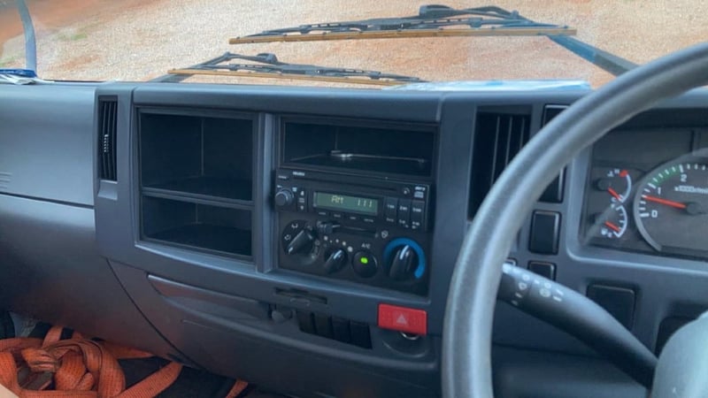 ISUZU FRR 210แรงม้า รถบรรทุก 6ล้อ ดั้มพ์ ปี2014 เลขไมล์น้อยกว่า 100,000 กม.