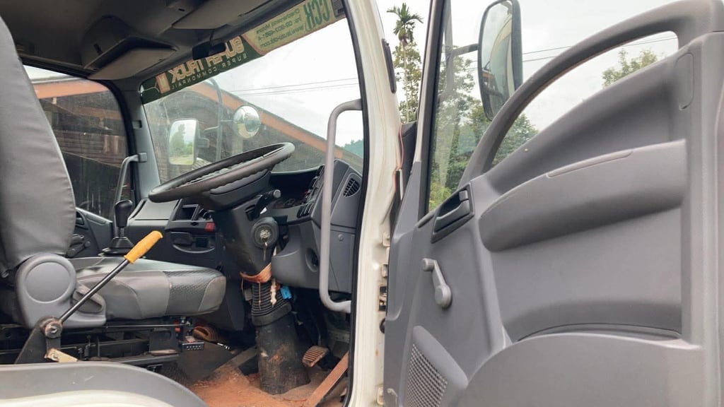 ISUZU FRR 210แรงม้า รถบรรทุก 6ล้อ ดั้มพ์ ปี2014 เลขไมล์น้อยกว่า 100,000 กม.