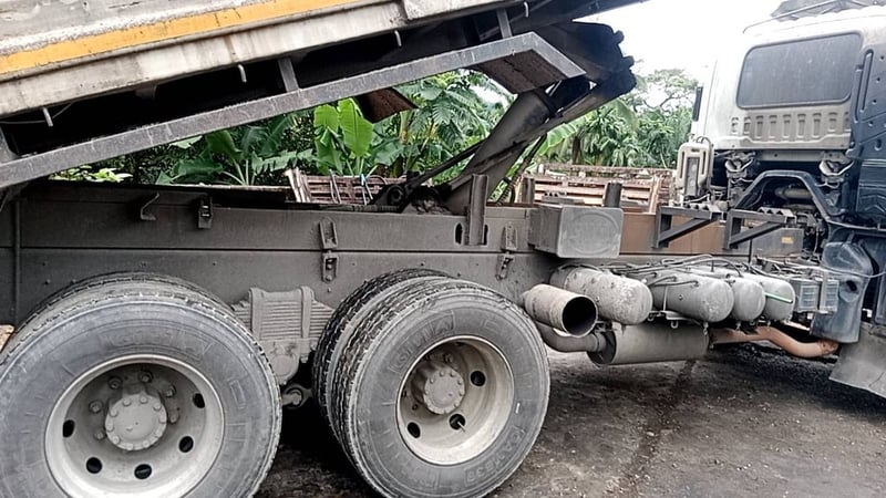 ISUZU FXZ 360แรงม้า รถบรรทุก 10ล้อ พ่วงแม่ลูก ปี2012 เลขไมล์ 29,941 กม. ISUZU FXZ 360แรงม้า รถบรรทุก 10ล้อ พ่วงแม่ลูก ปี2012 เลขไมล์ 29,941 กม.