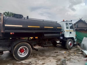 ISUZU FTR23HR 195แรงม้า รถบรรทุก 6ล้อ บรรทุกของเหลวสเปรย์ยาง ISUZU FTR23HR 195แรงม้า รถบรรทุก 6ล้อ บรรทุกของเหลวสเปรย์ยาง