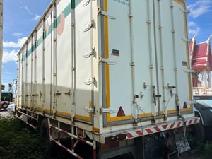 ISUZU FTR 240แรงม้า รถบรรทุก 6ล้อ ตู้แห้ง ปี2012