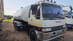 HINO FM227  บรรทุกน้ำ 15000 ลิตร  โทร 0868449044